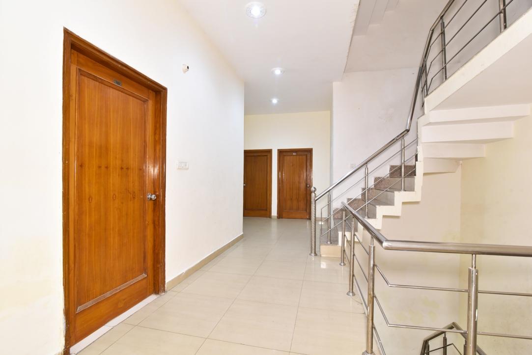 Hotel B-Comfort Амритсар Екстериор снимка