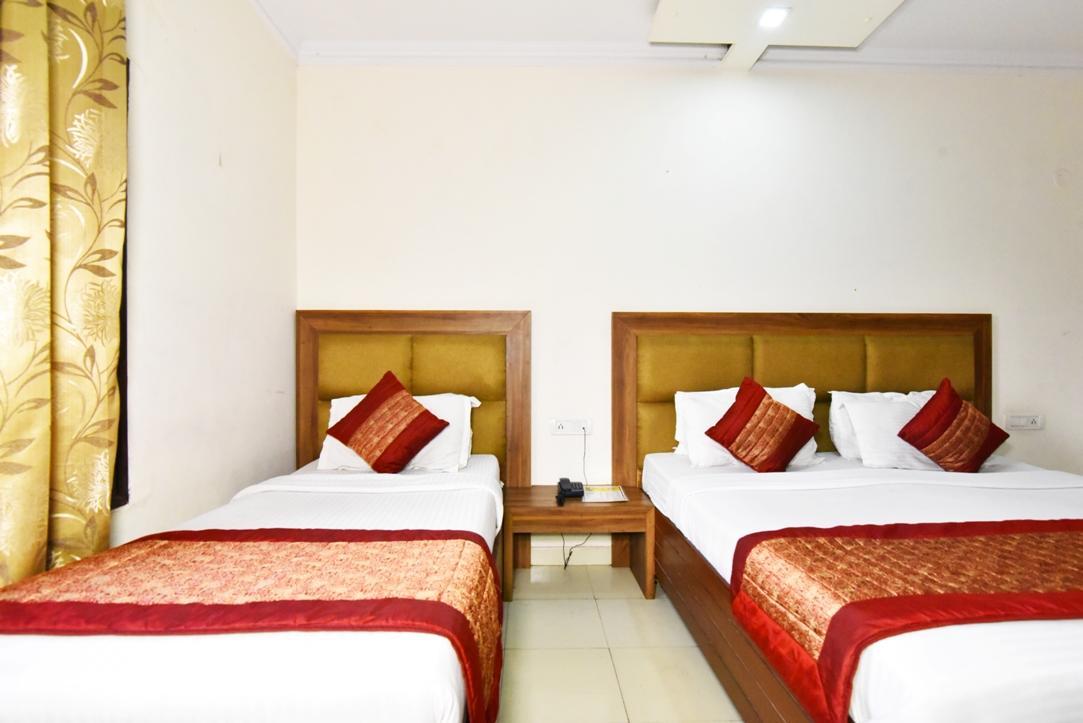 Hotel B-Comfort Амритсар Екстериор снимка