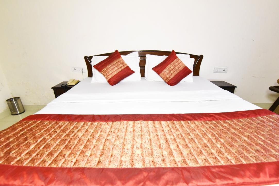 Hotel B-Comfort Амритсар Екстериор снимка