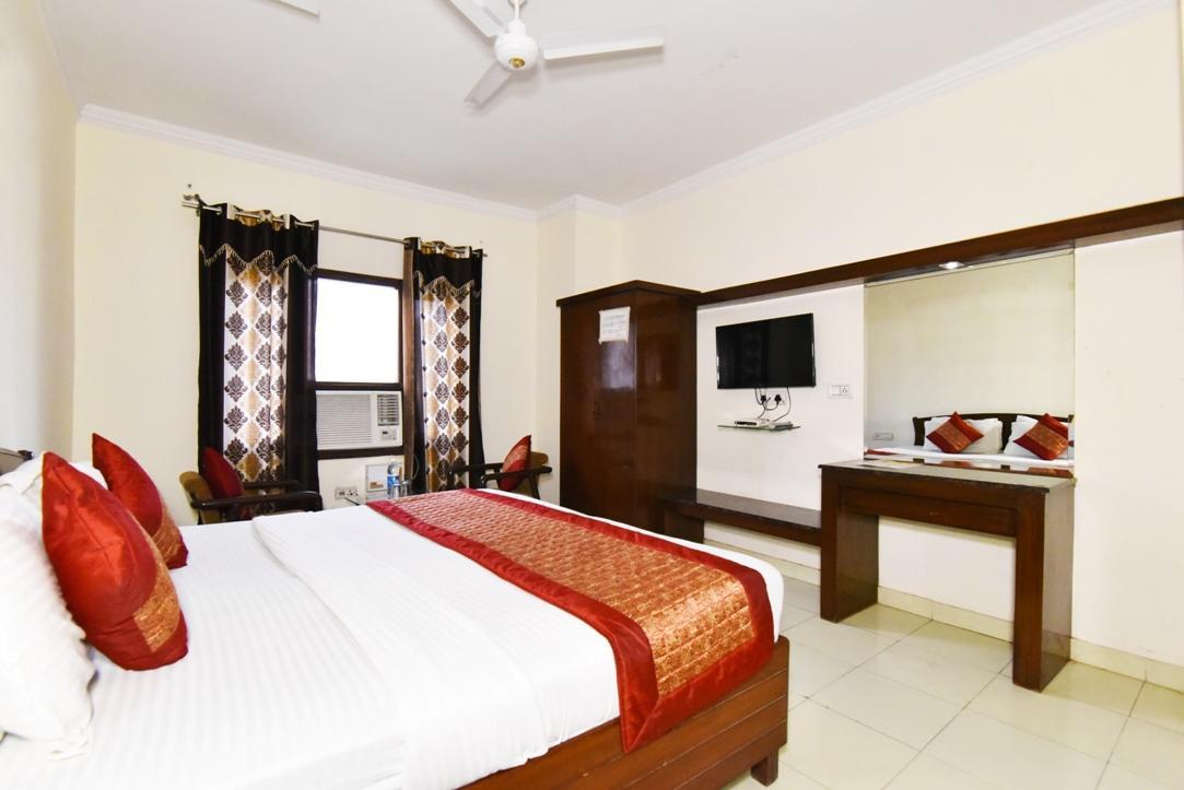 Hotel B-Comfort Амритсар Екстериор снимка