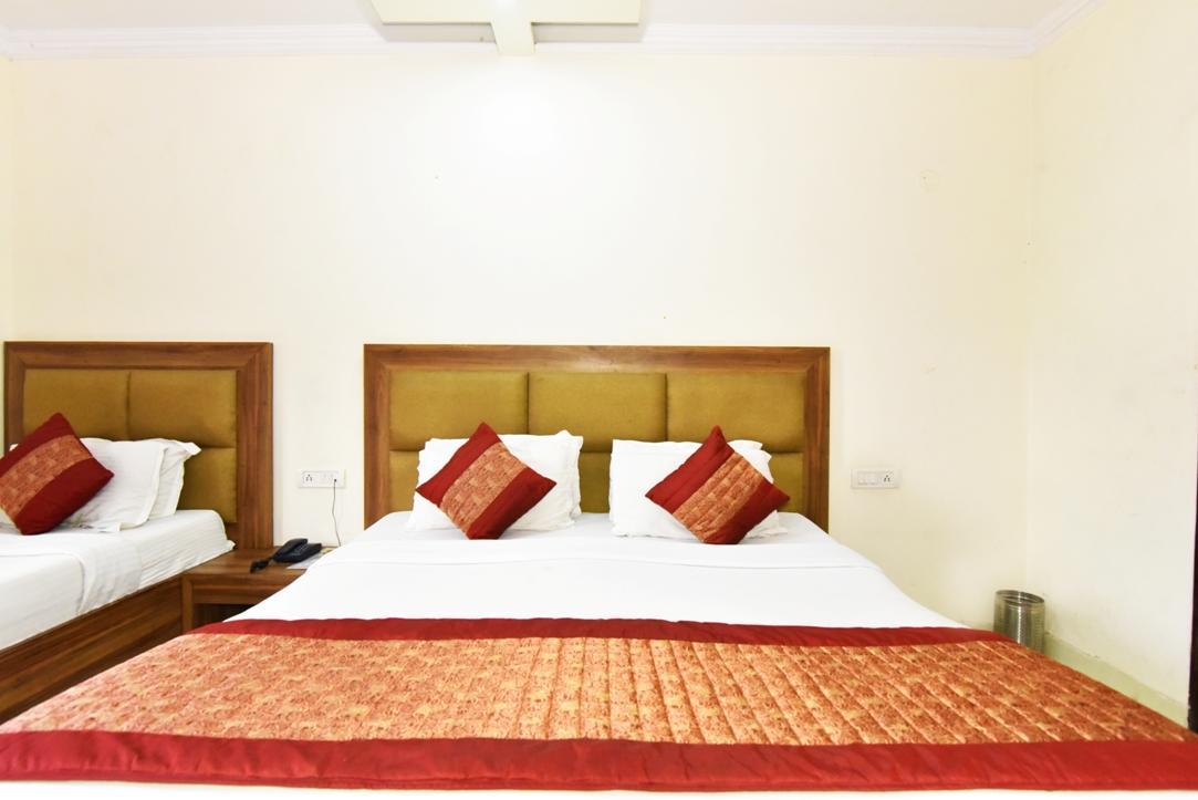 Hotel B-Comfort Амритсар Екстериор снимка